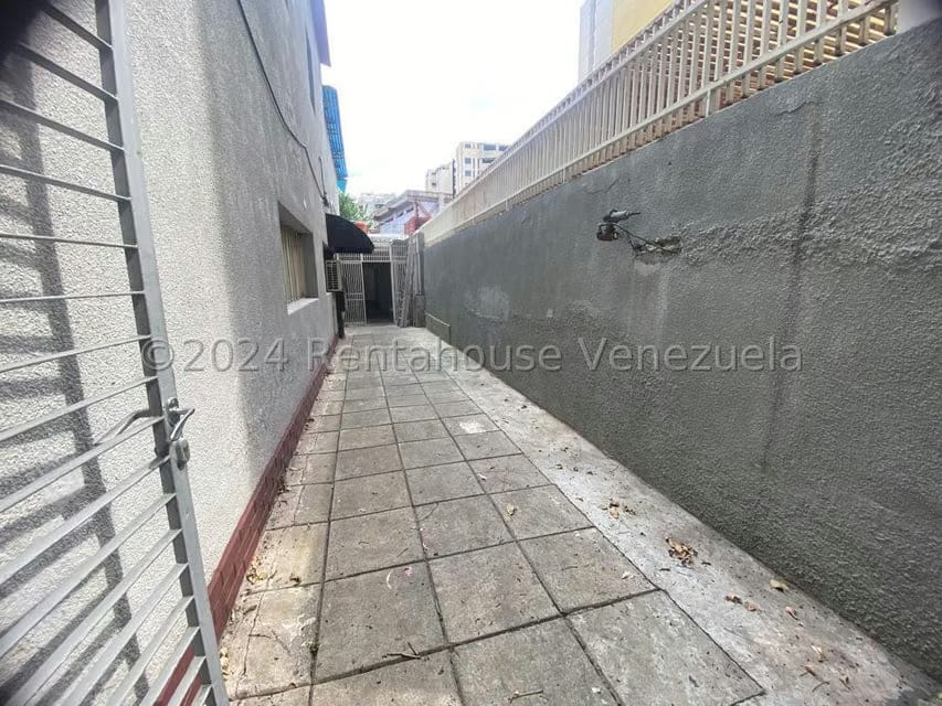 Comercial (Local Comercial) en Alquiler en Bello Monte, Distrito Metropolitano - 3
