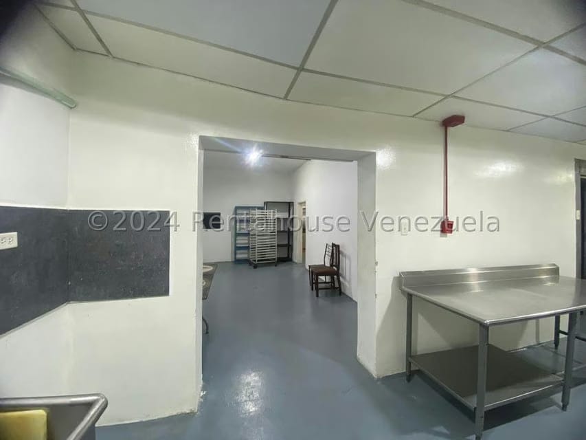 Comercial (Local Comercial) en Alquiler en Bello Monte, Distrito Metropolitano - 10
