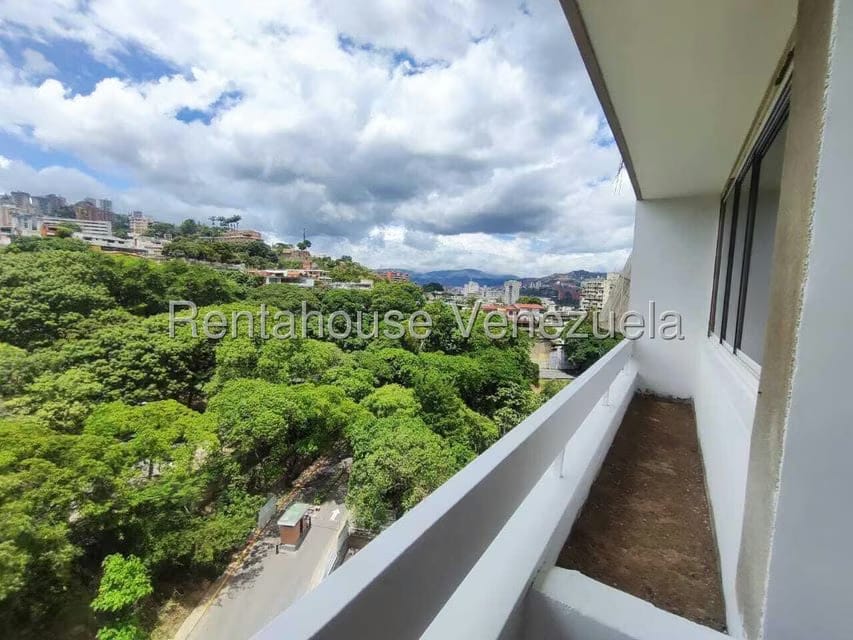 Apartamento (1 Nivel) en Alquiler en Colinas de Bello Monte, Distrito Metropolitano - 14