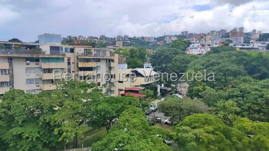 Apartamento (1 Nivel) en Alquiler en Colinas de Bello Monte, Distrito Metropolitano - 17