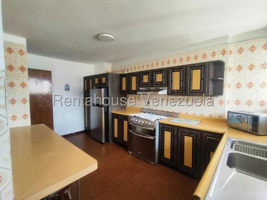 Apartamento (1 Nivel) en Alquiler en Colinas de Bello Monte, Distrito Metropolitano - 21