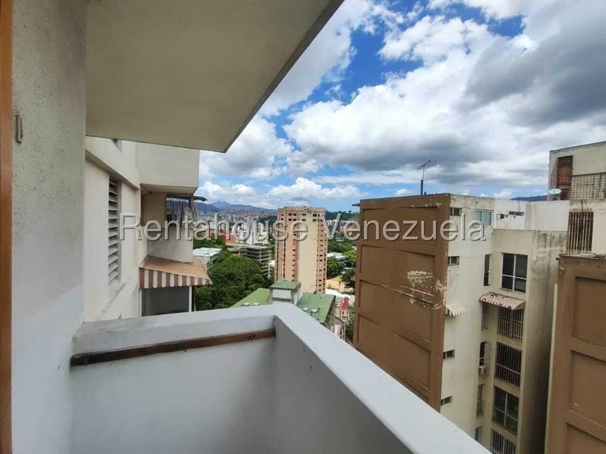 Apartamento (1 Nivel) en Alquiler en Colinas de Bello Monte, Distrito Metropolitano - 26