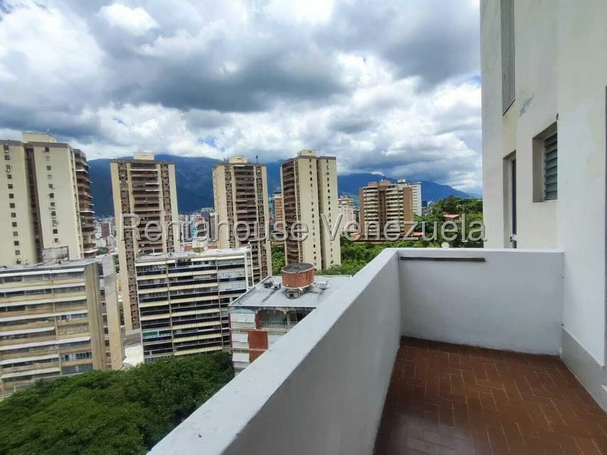Apartamento (1 Nivel) en Alquiler en Colinas de Bello Monte, Distrito Metropolitano - 27