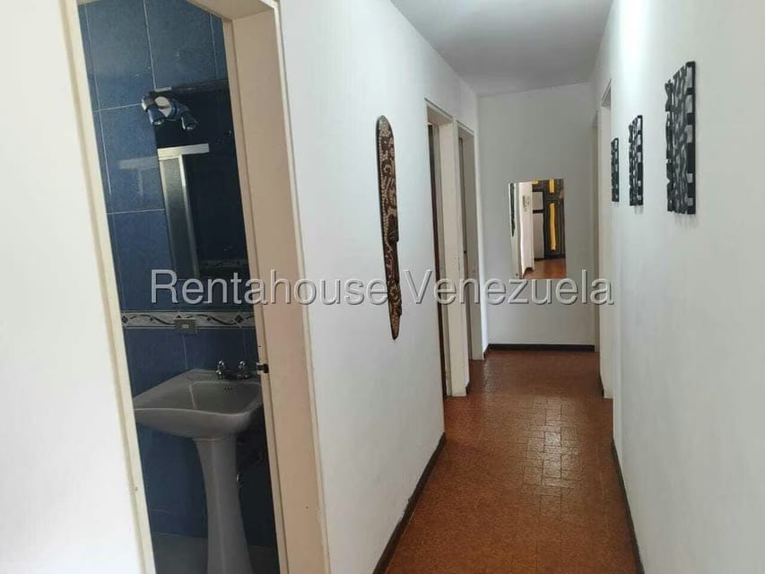 Apartamento (1 Nivel) en Alquiler en Colinas de Bello Monte, Distrito Metropolitano - 28