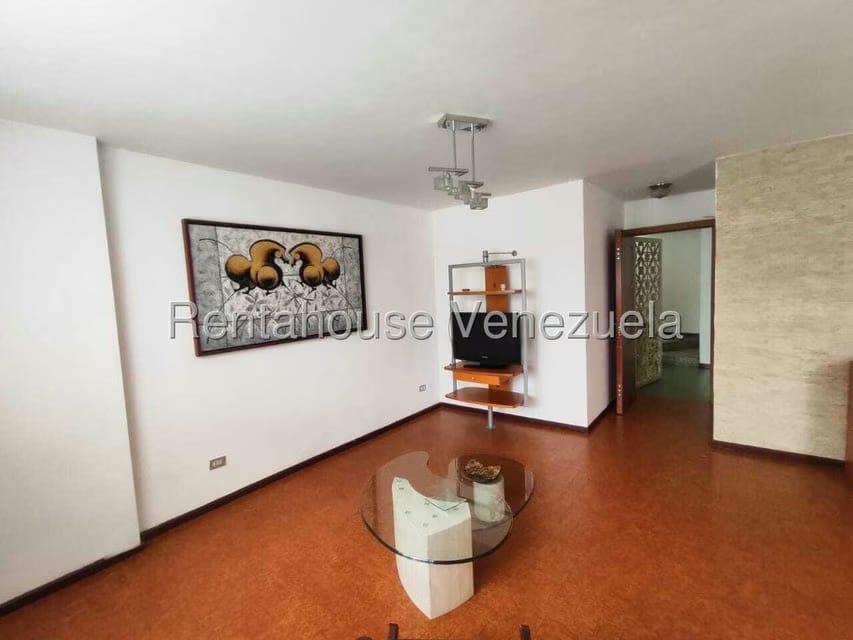 Apartamento (1 Nivel) en Alquiler en Colinas de Bello Monte, Distrito Metropolitano - 4
