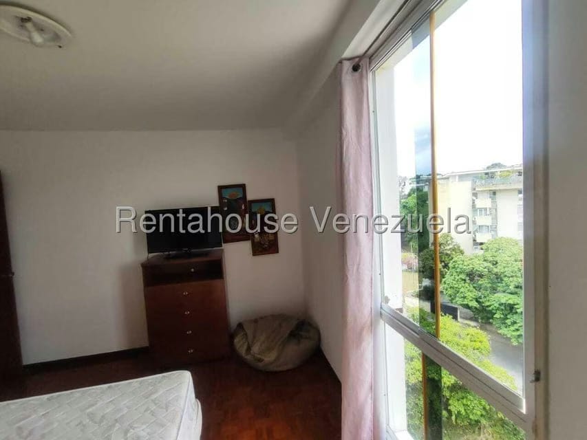 Apartamento (1 Nivel) en Alquiler en Colinas de Bello Monte, Distrito Metropolitano - 40