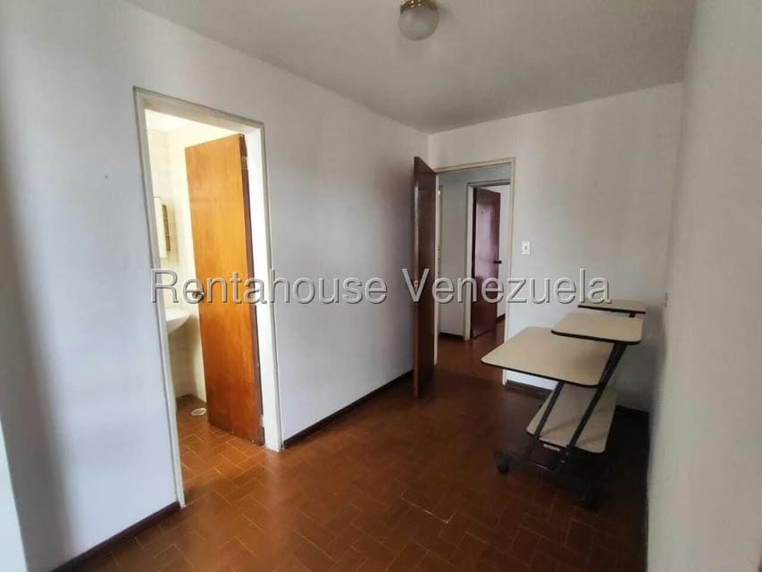 Apartamento (1 Nivel) en Alquiler en Colinas de Bello Monte, Distrito Metropolitano - 43
