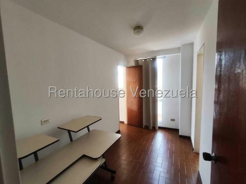 Apartamento (1 Nivel) en Alquiler en Colinas de Bello Monte, Distrito Metropolitano - 44