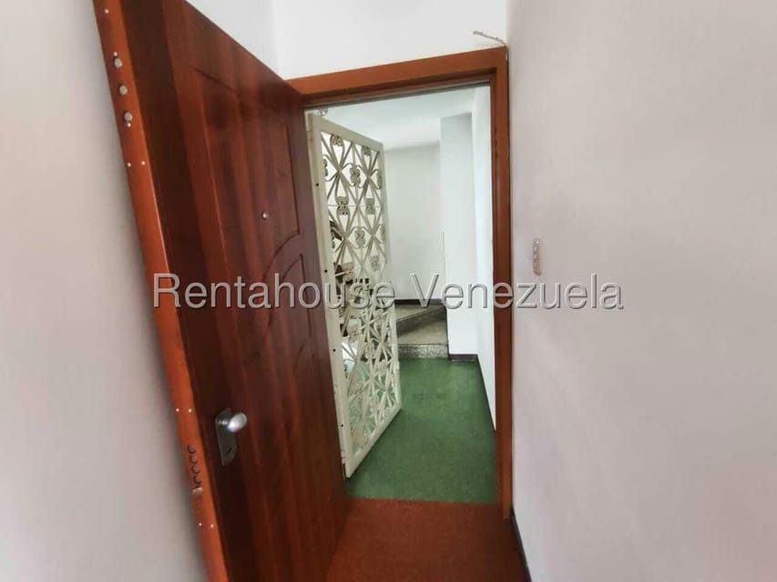 Apartamento (1 Nivel) en Alquiler en Colinas de Bello Monte, Distrito Metropolitano - 47