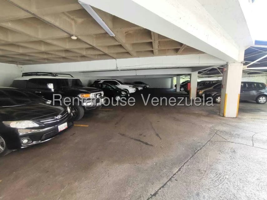 Apartamento (1 Nivel) en Alquiler en Colinas de Bello Monte, Distrito Metropolitano - 55