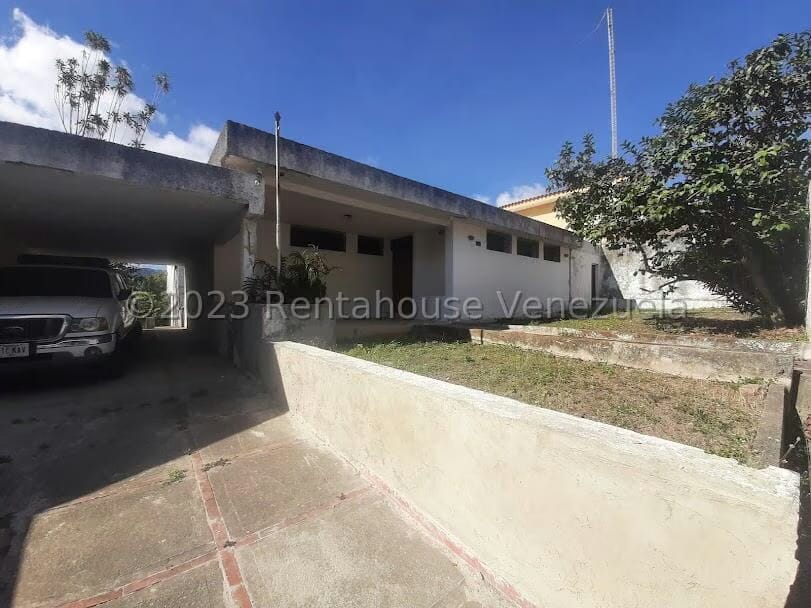 CASA EN VENTA SELENE MARIN – MLS#23-23084