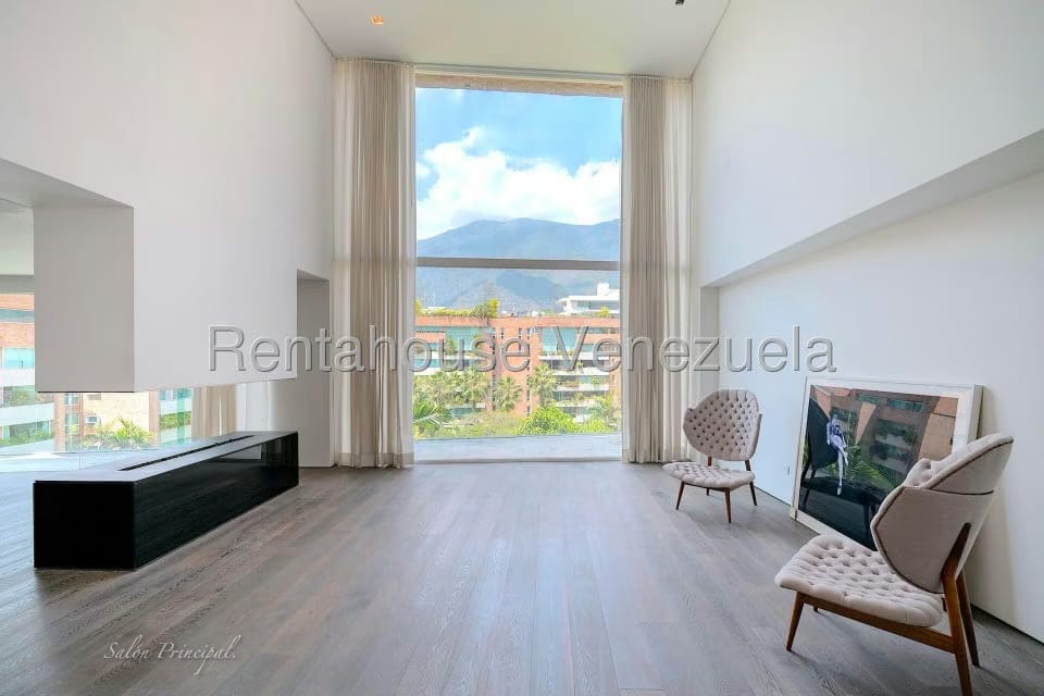 Apartamento (Duplex) en Venta en Campo Alegre, Distrito Metropolitano - 2