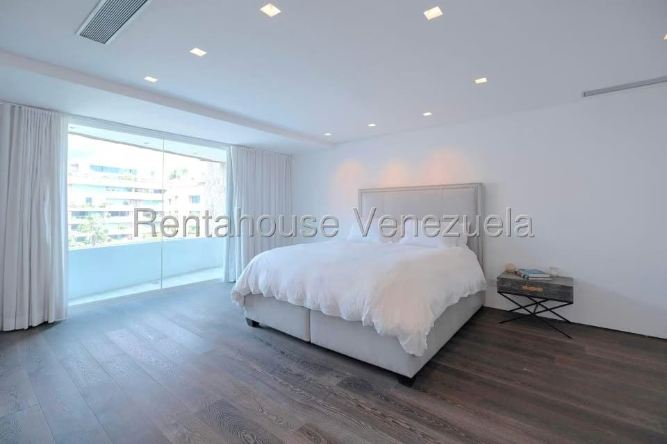 Apartamento (Duplex) en Venta en Campo Alegre, Distrito Metropolitano - 21
