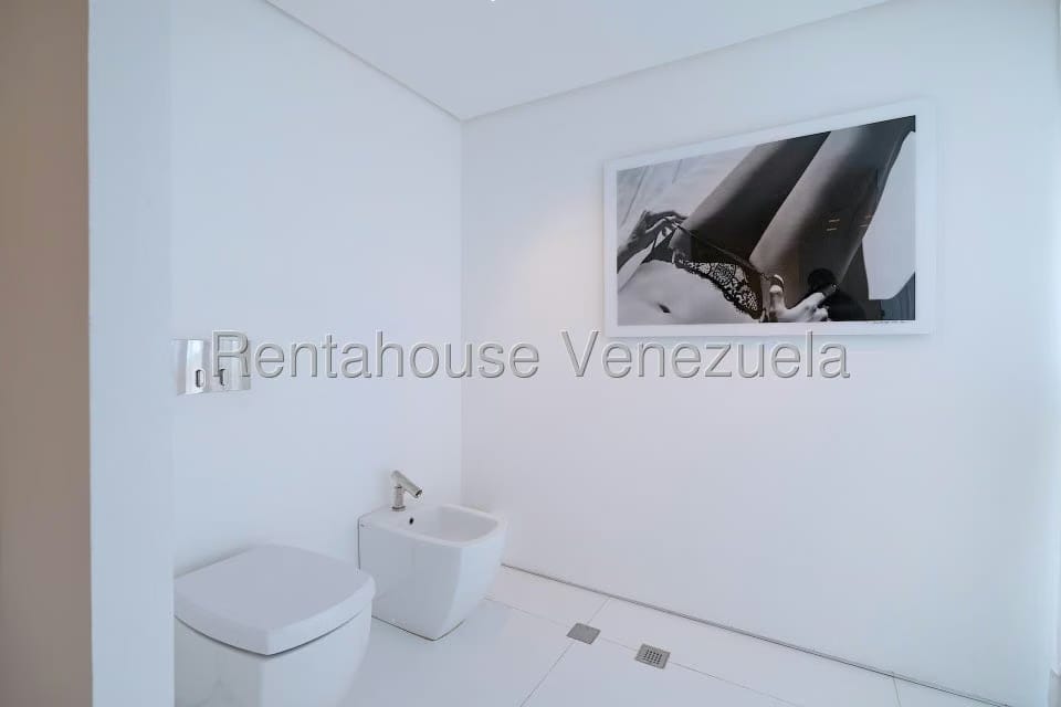 Apartamento (Duplex) en Venta en Campo Alegre, Distrito Metropolitano - 23