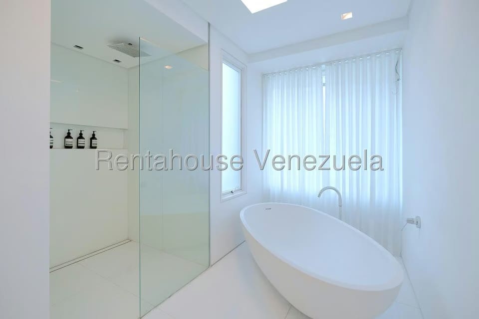 Apartamento (Duplex) en Venta en Campo Alegre, Distrito Metropolitano - 25
