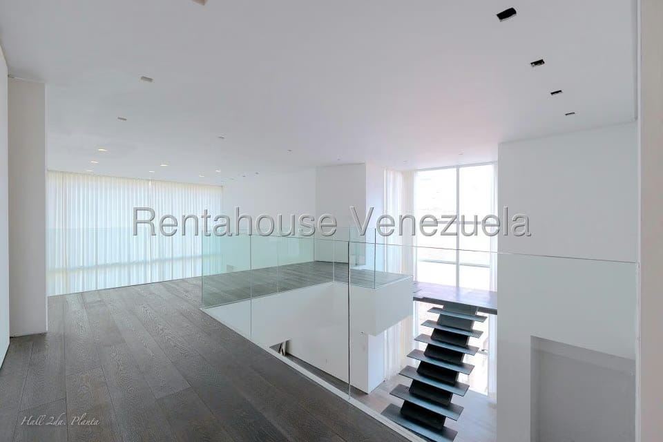Apartamento (Duplex) en Venta en Campo Alegre, Distrito Metropolitano - 33