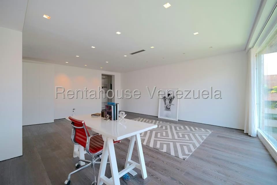 Apartamento (Duplex) en Venta en Campo Alegre, Distrito Metropolitano - 35