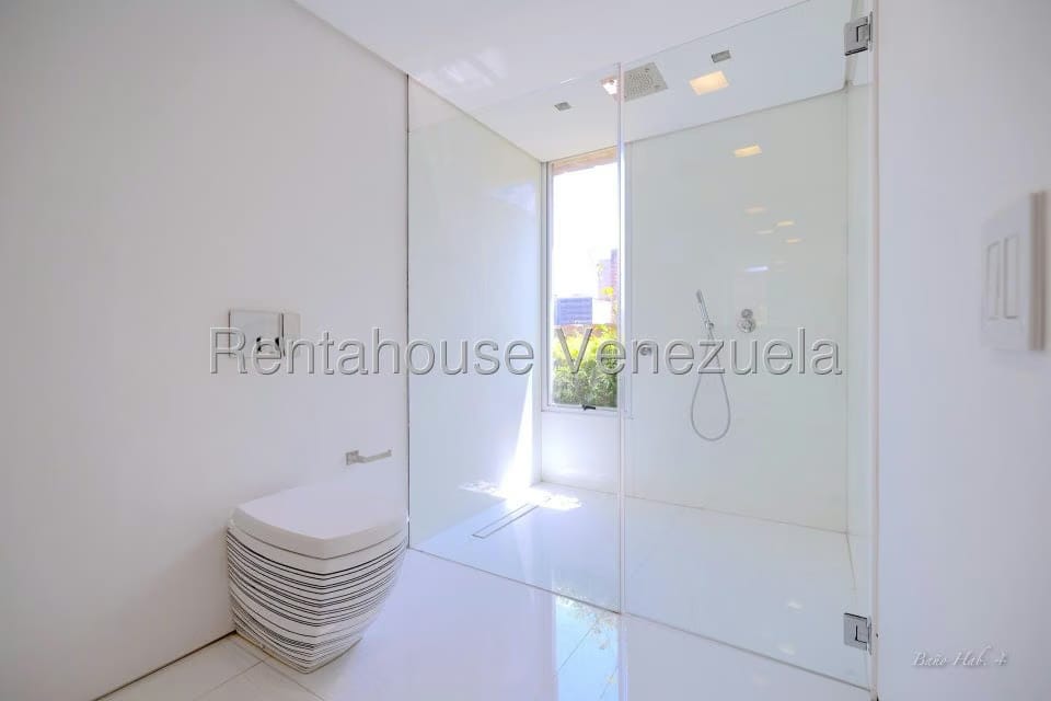 Apartamento (Duplex) en Venta en Campo Alegre, Distrito Metropolitano - 41