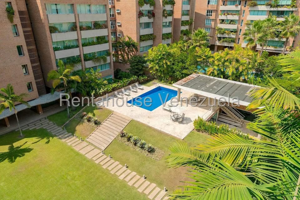 Apartamento (Duplex) en Venta en Campo Alegre, Distrito Metropolitano - 48