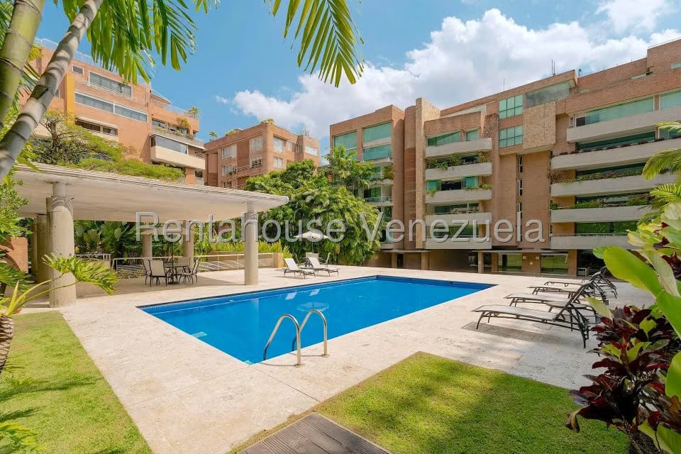 Apartamento (Duplex) en Venta en Campo Alegre, Distrito Metropolitano - 49