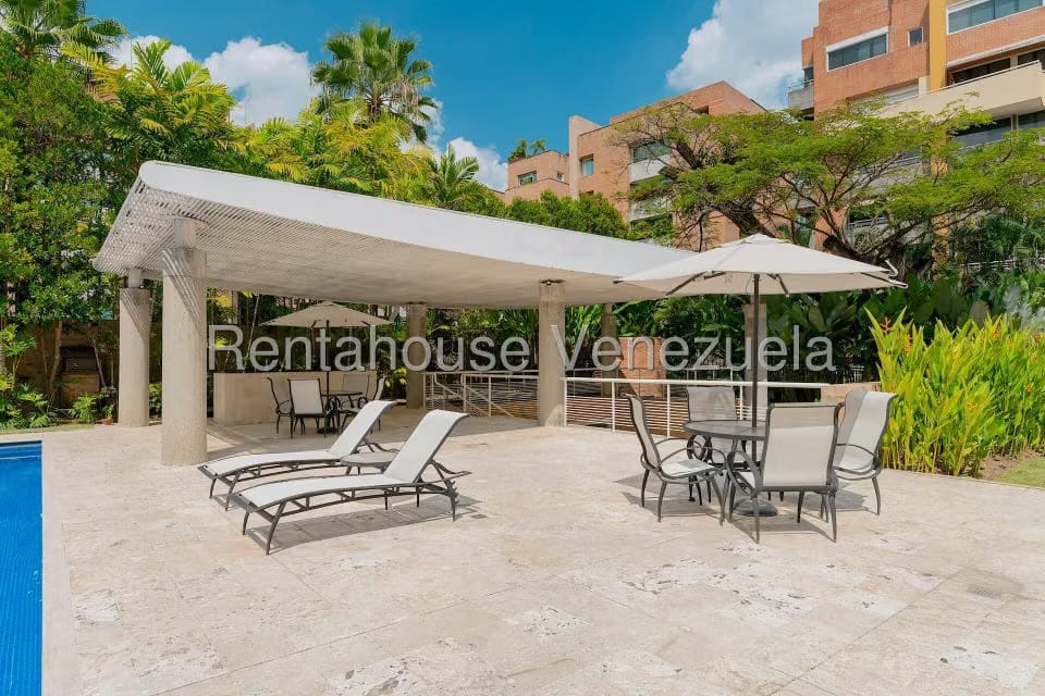 Apartamento (Duplex) en Venta en Campo Alegre, Distrito Metropolitano - 50