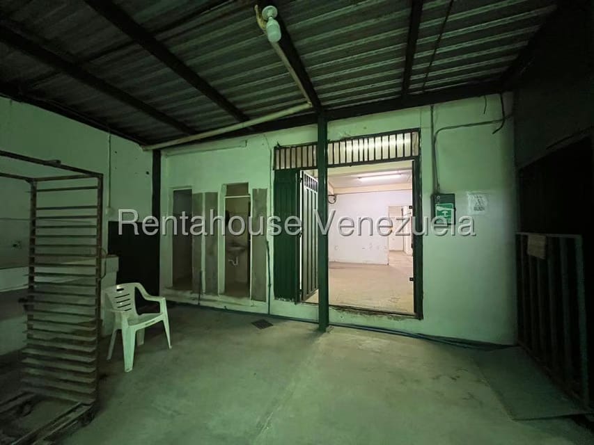 Comercial (Galpon - Deposito) en Venta en Zona Oeste, Lara - 11