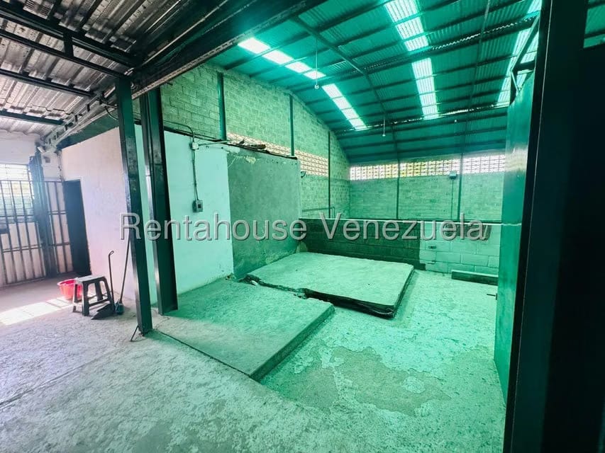 Comercial (Galpon - Deposito) en Venta en Zona Oeste, Lara - 14