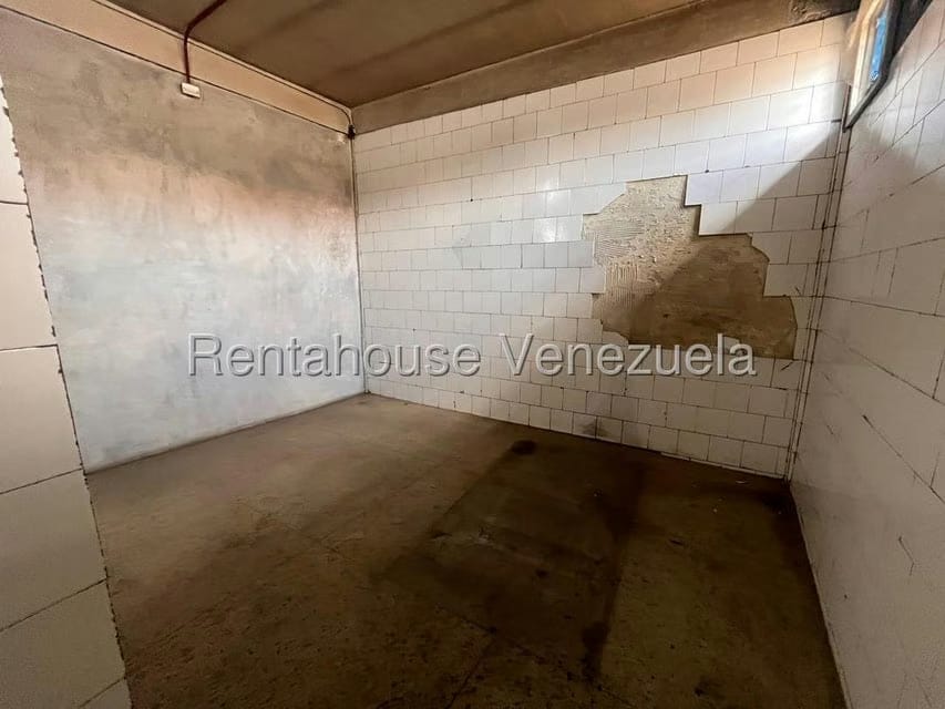 Comercial (Galpon - Deposito) en Venta en Zona Oeste, Lara - 17