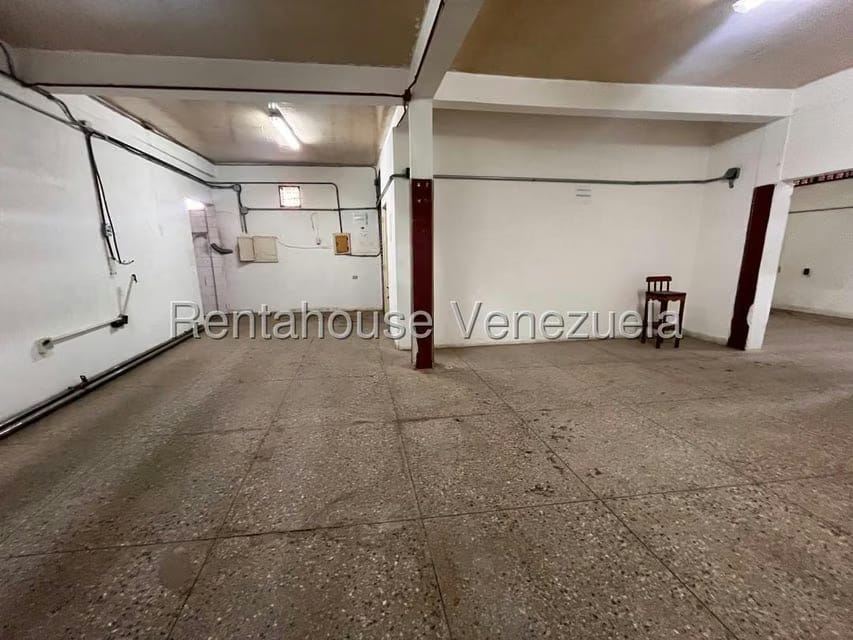 Comercial (Galpon - Deposito) en Venta en Zona Oeste, Lara - 18