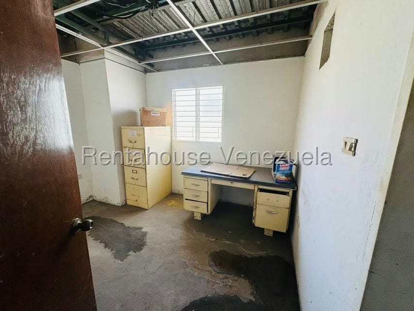Comercial (Galpon - Deposito) en Venta en Zona Oeste, Lara - 29