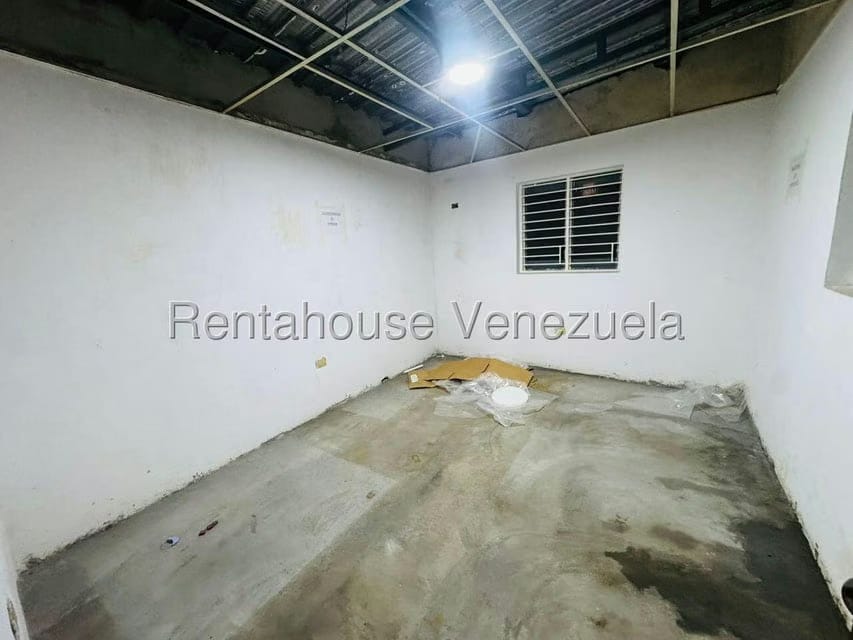 Comercial (Galpon - Deposito) en Venta en Zona Oeste, Lara - 30