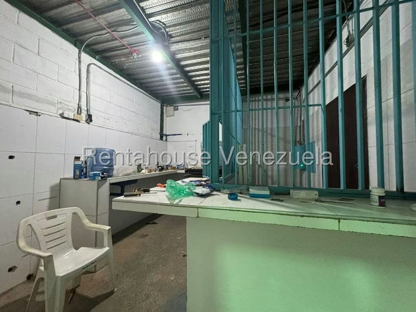Comercial (Galpon - Deposito) en Venta en Zona Oeste, Lara - 33