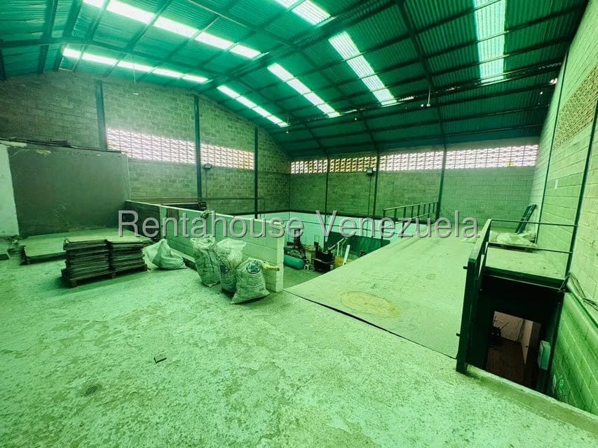 Comercial (Galpon - Deposito) en Venta en Zona Oeste, Lara - 9