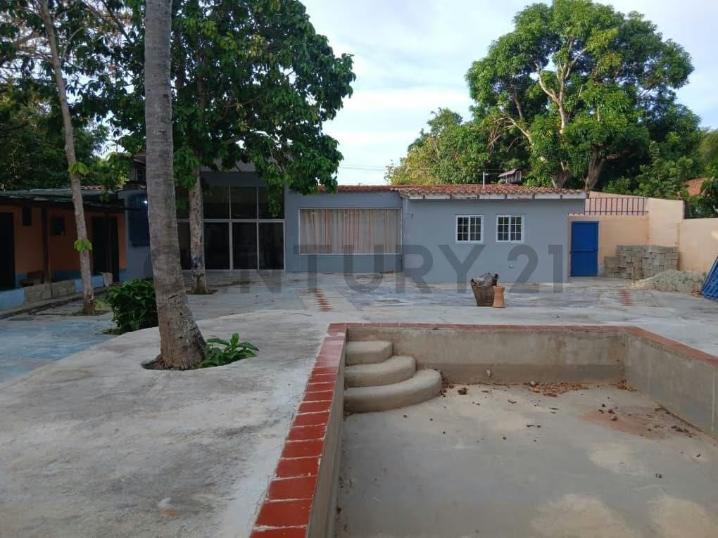 Casa de Amplios Espacios y Potencial con Piscina - La Fuente,isla de Margarita - 11