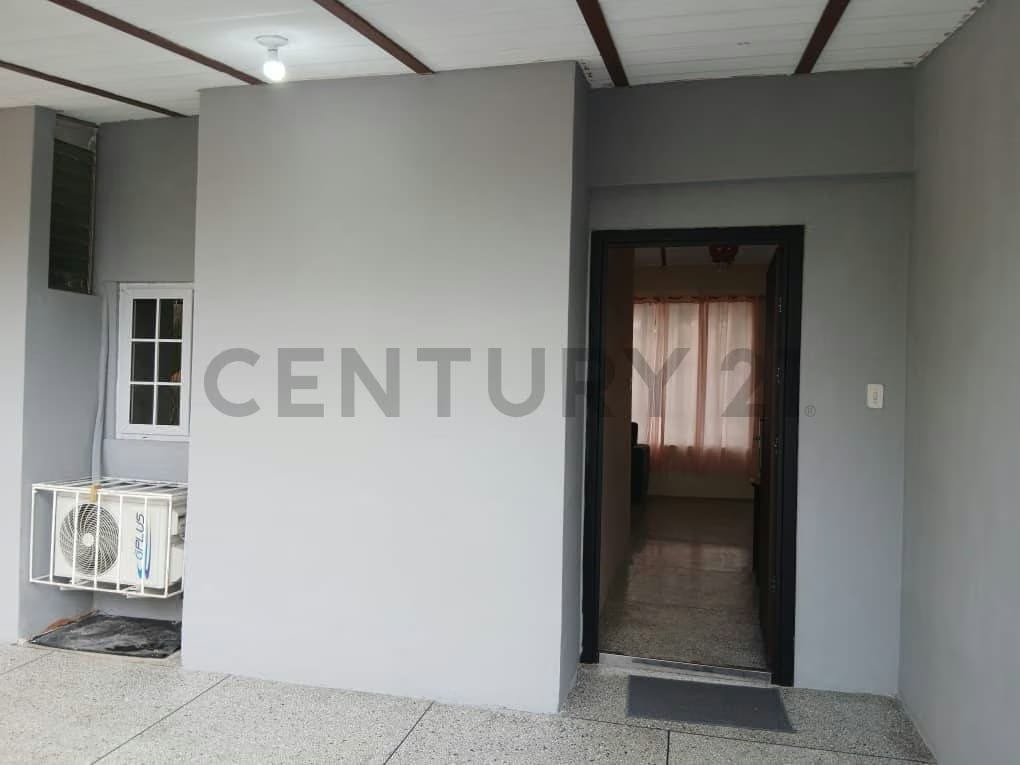 Casa de Amplios Espacios y Potencial con Piscina - La Fuente,isla de Margarita - 13