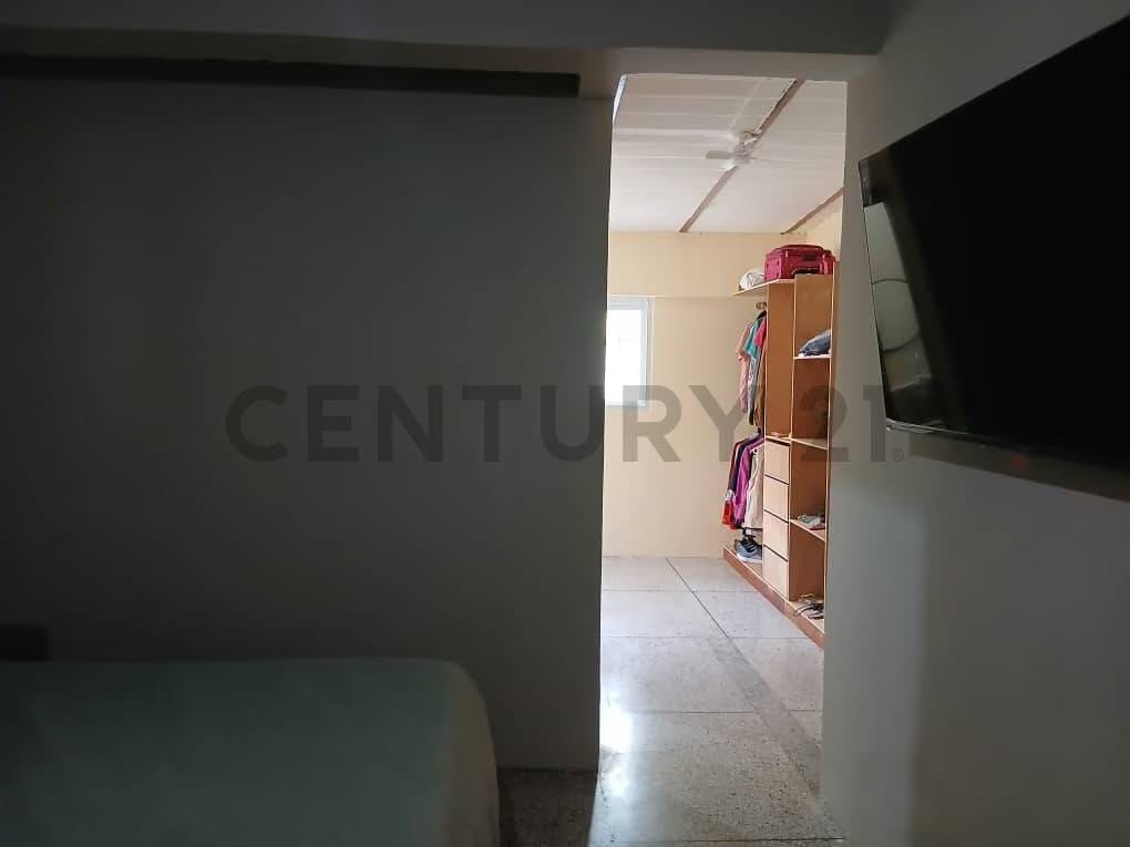 Casa de Amplios Espacios y Potencial con Piscina - La Fuente,isla de Margarita - 16