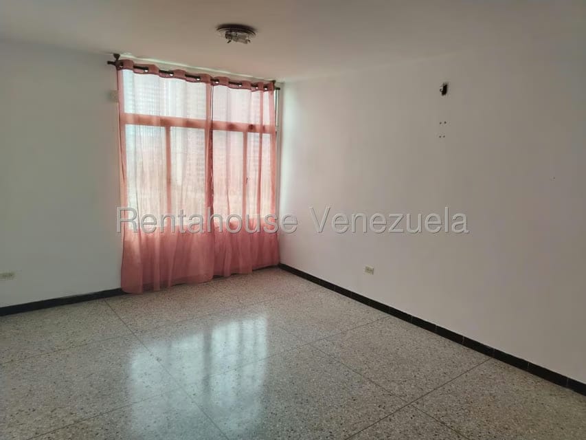 Apartamento (1 Nivel) en Alquiler en Parroquia Juan de Villegas, Lara - 12