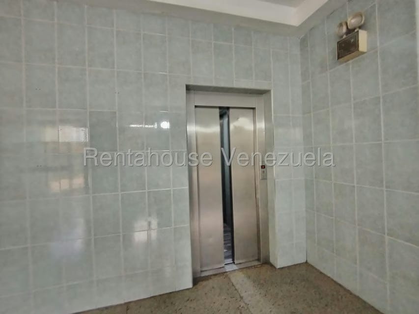 Apartamento (1 Nivel) en Alquiler en Parroquia Juan de Villegas, Lara - 6