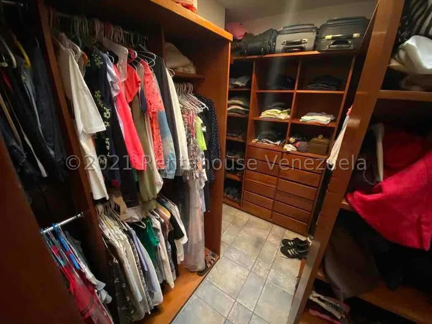Apartamento (Penthouse) en Venta en Las Esmeraldas, Distrito Metropolitano - 17