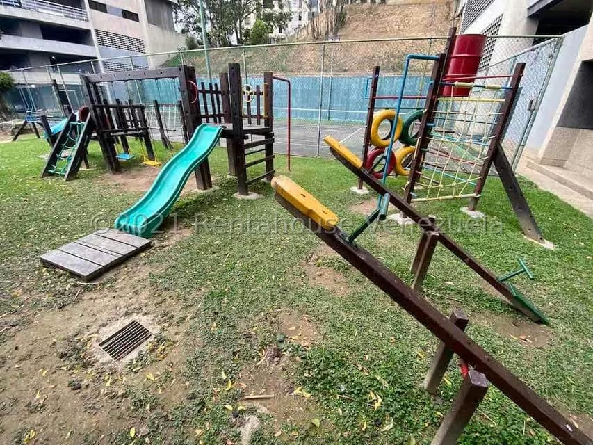 Apartamento (Penthouse) en Venta en Las Esmeraldas, Distrito Metropolitano - 27