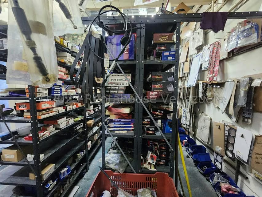 Comercial (Local Comercial) en Venta en Bello Monte, Distrito Metropolitano - 9