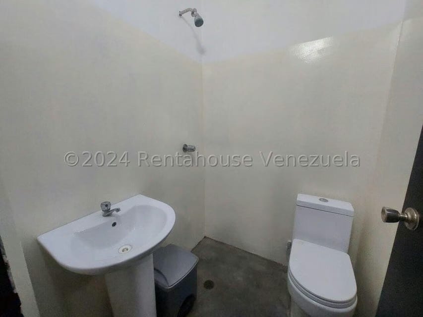 Comercial (Local Comercial) en Alquiler en Casco Central, Zulia - 5