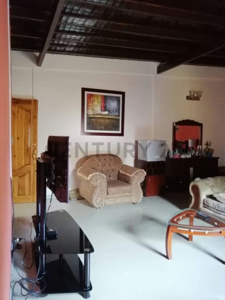 Espacioso Townhouse de 5 Habitaciones en Guayana Country Club - 19