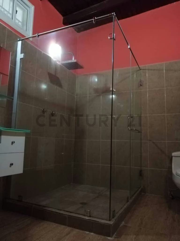 Espacioso Townhouse de 5 Habitaciones en Guayana Country Club - 21