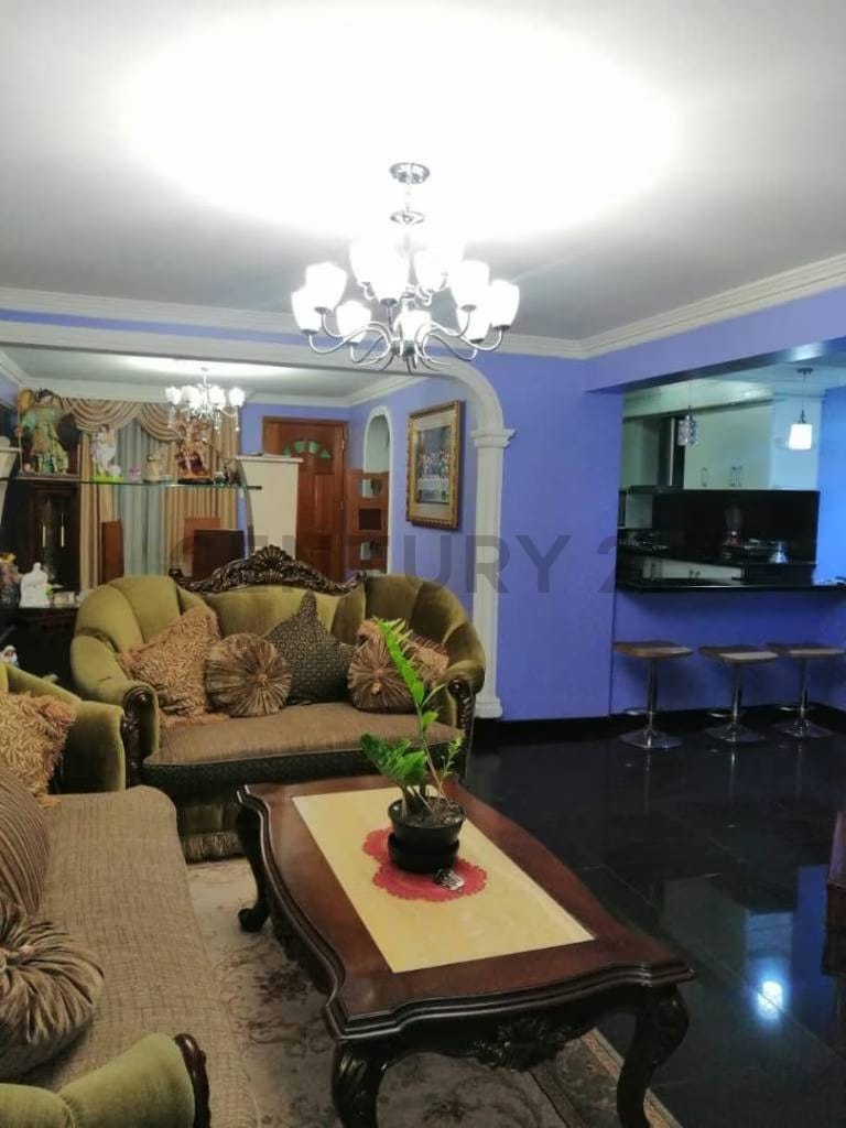 Espacioso Townhouse de 5 Habitaciones en Guayana Country Club - 8