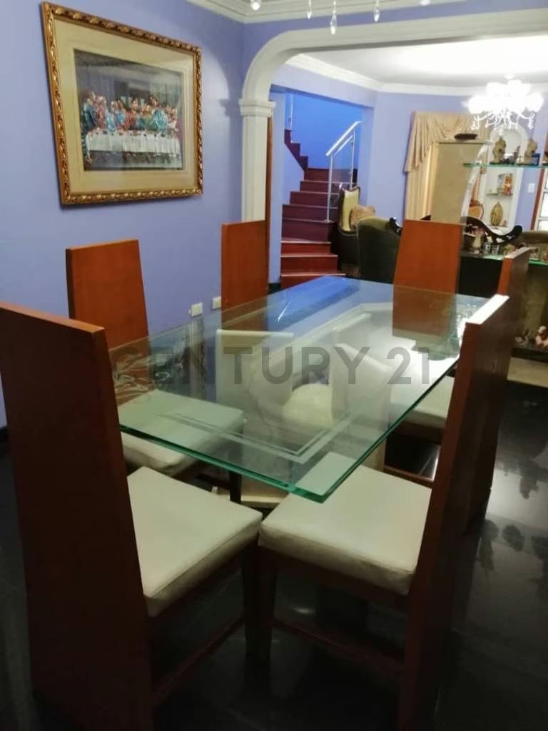 Espacioso Townhouse de 5 Habitaciones en Guayana Country Club - 10