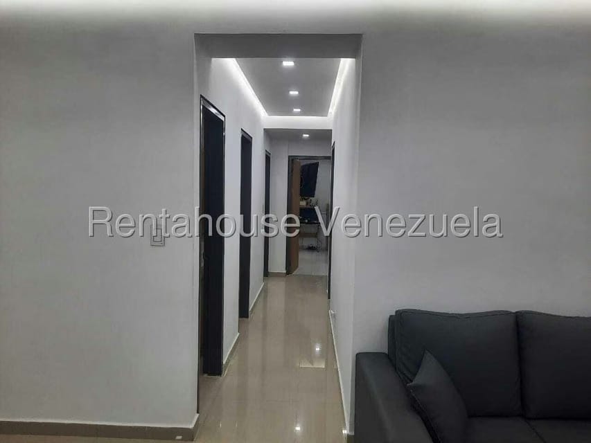 Apartamento (1 Nivel) en Venta en Trigal Norte, Carabobo - 12