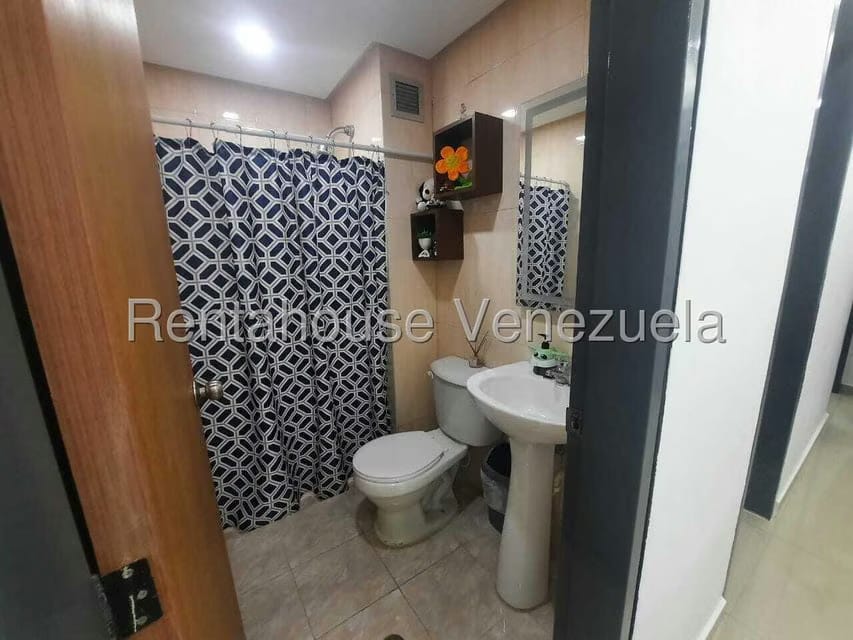Apartamento (1 Nivel) en Venta en Trigal Norte, Carabobo - 13