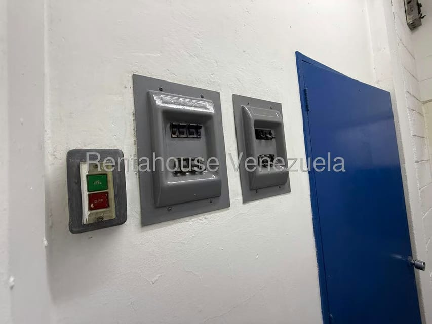 Comercial (Galpon - Deposito) en Alquiler en Boleita Sur, Distrito Metropolitano - 11