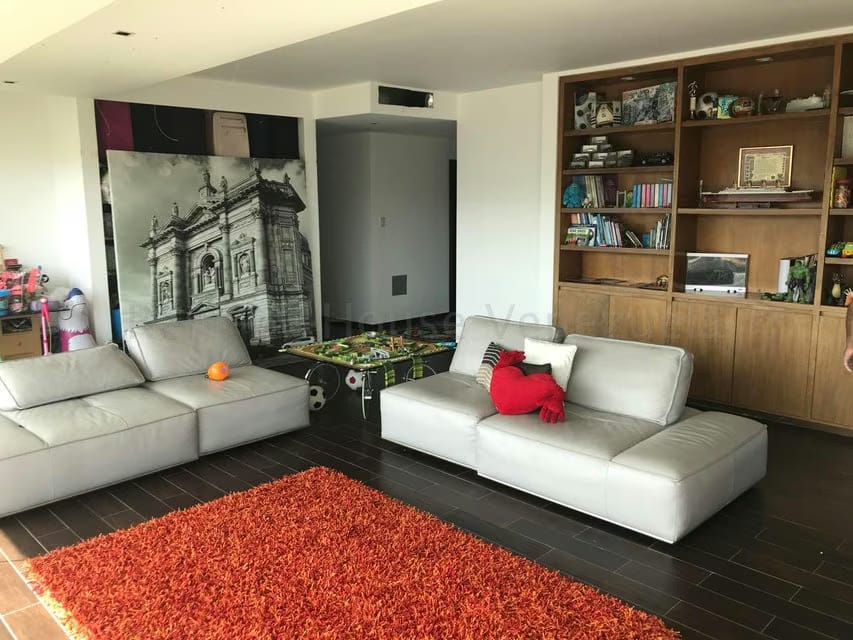Casa (1 Nivel) en Venta en Cumbres de Curumo, Distrito Metropolitano - 13